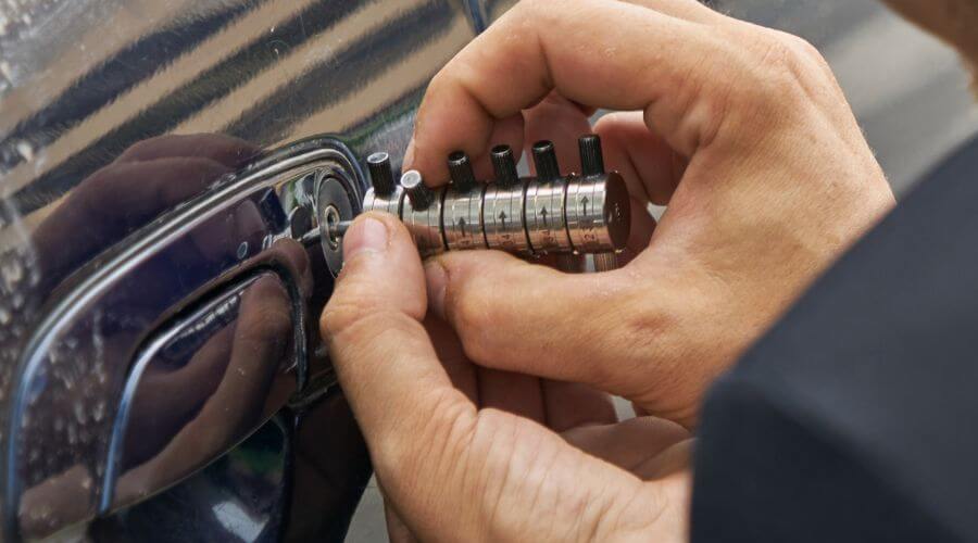 Expert Emergency Roof Repairs services in Hallwood, VA